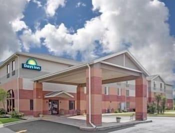 Days Inn By Wyndham Madison Ne/Windsor Esterno foto